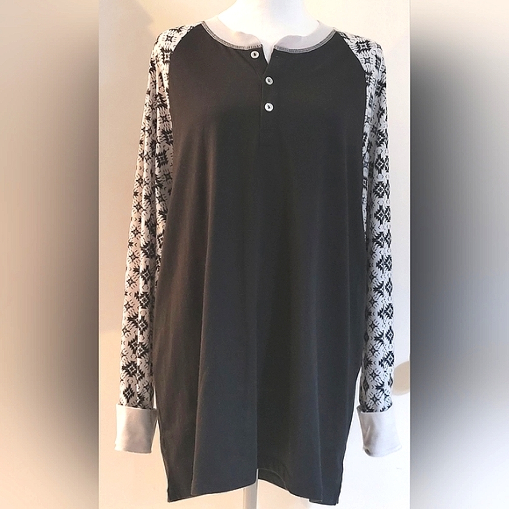 LuLaRoe Size Large Long Sleeve Black/White Shirt